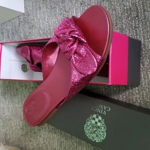 Vince Camuto VC Ejella Slide